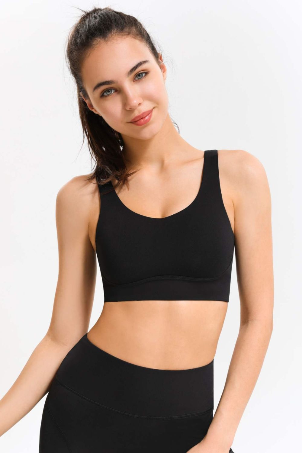 Crisscross Cutout Scoop Neck Sports Bra